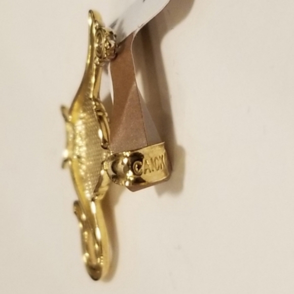 ---- - Picture 5 of 5